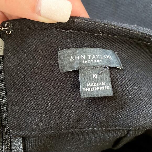 Ann Taylor‎ Black Gold Button Skirt - Picture 3 of 4